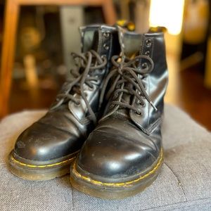 Dr Martens 1460 womens size 9 shoes black leather lace up combat boots